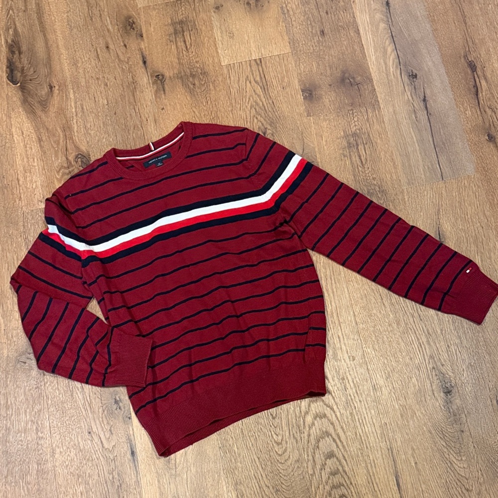Y2K Tommy Hilfiger sweater